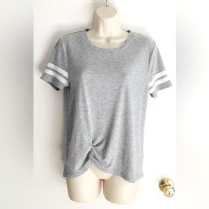 SO-Gray T-shirt with short-white striped sleeve. Knotted front.